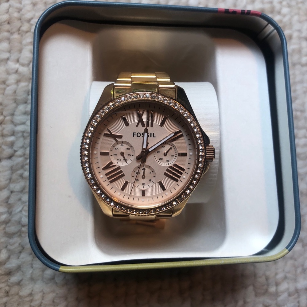 Fossil rose gold watch